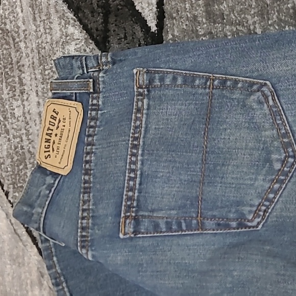 SIGNATURE LEVI STRAUSS & CO. REGULAR DENIM JEAN - Picture 2 of 12